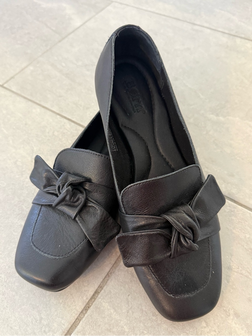 Born Black Knot-Bow Accent Leather Women's Loafers 8.5